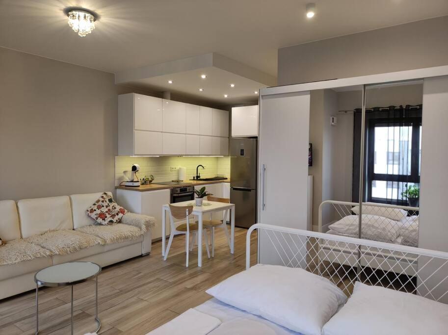 Sweet Apartment Vis-A-Vis Medicover And Paley Institute Varşovia Exterior foto